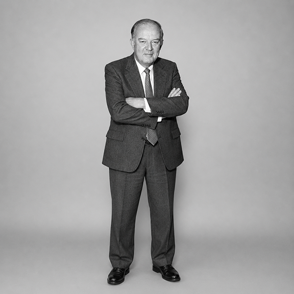 Dr. Gustavo Reta Petterson